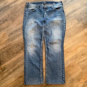 Silver Jeans Women's 16 or 18? Straight Leg Blue Jeans Natsuki Denim Rhinestone